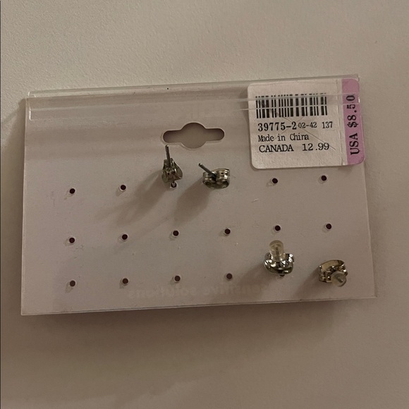 Brand new Claire’s earrings sensitive. Two pairs. - Picture 2 of 2
